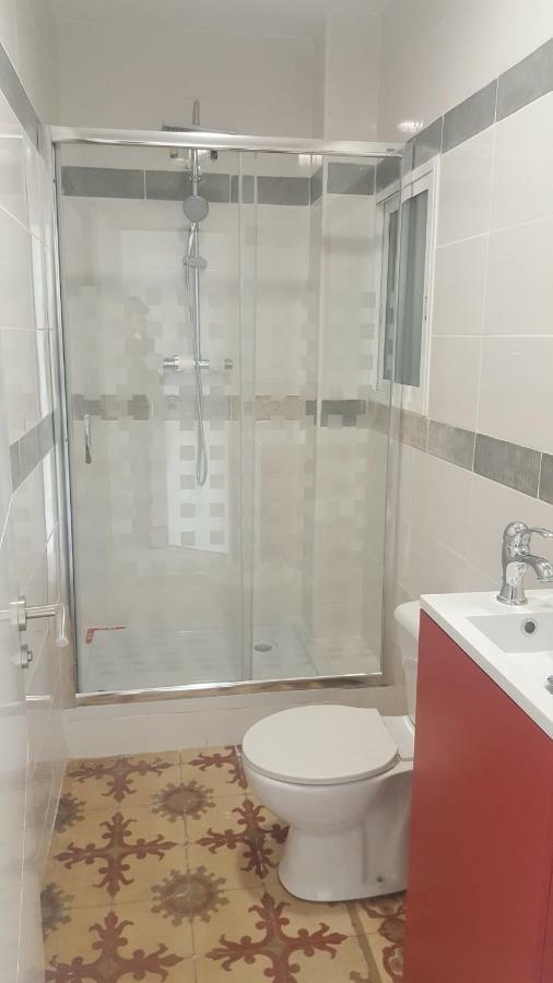 Oyo Guest House Ruzafa Valensiya Dış mekan fotoğraf