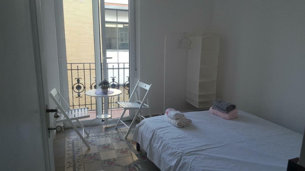 Oyo Guest House Ruzafa Valensiya Dış mekan fotoğraf